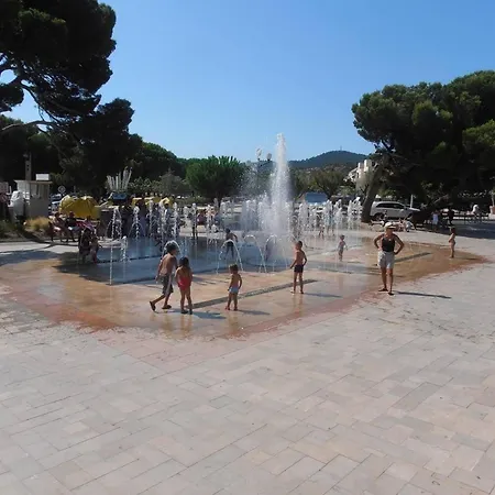 Climatise 3 Pieces Avec Terrasse, Face A La Plage, Parking Inclus - - Fr-1-251-806 Apartment *