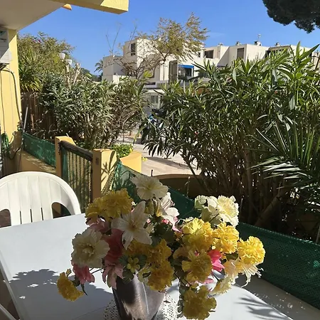 Climatise 3 Pieces Avec Terrasse, Face A La Plage, Parking Inclus - - Fr-1-251-806 Apartment *